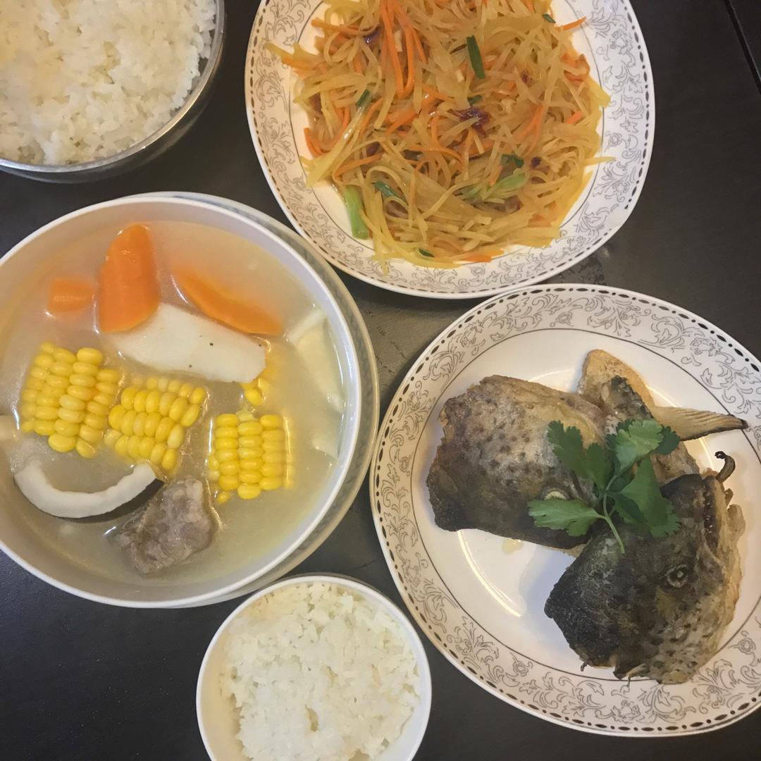 椰子玉米胡萝卜淮山猪骨汤