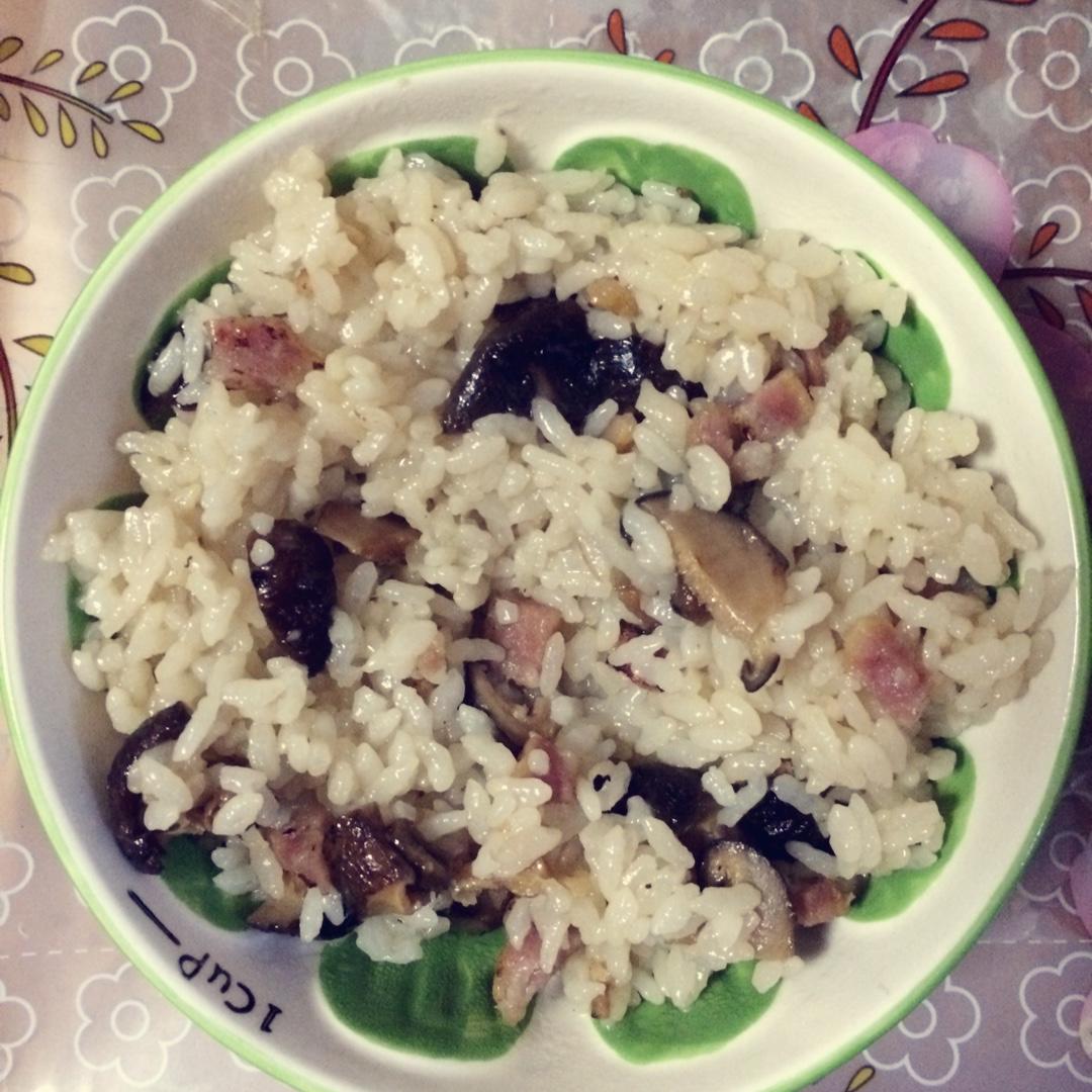 电饭锅版香菇腊肠饭