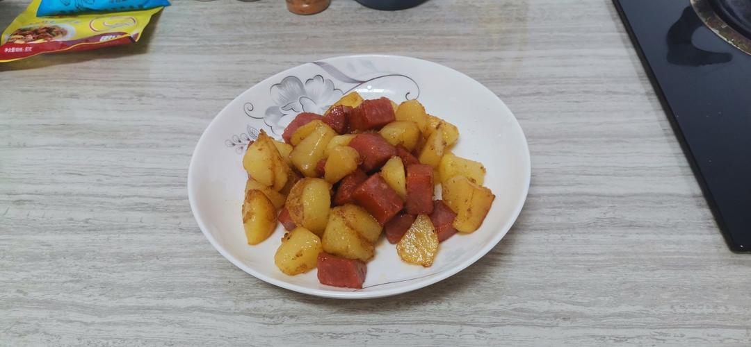香辣过瘾的孜然土豆火腿，比路边摊还好吃