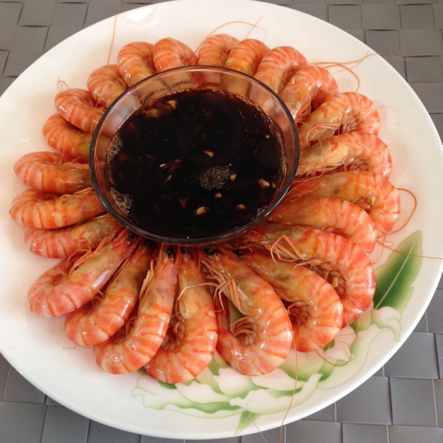 一克拉的欣幸福做的白灼基围虾