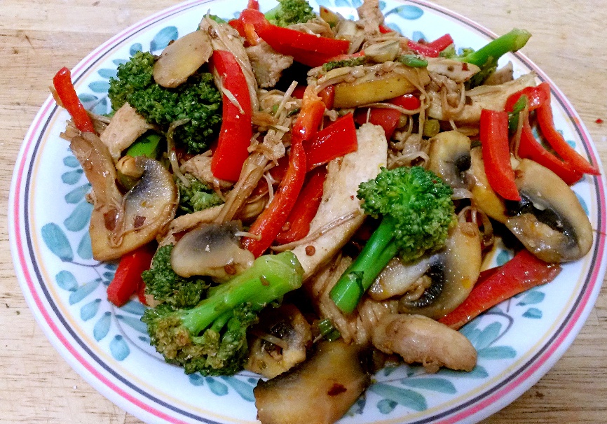 红彩椒炒白蘑菇