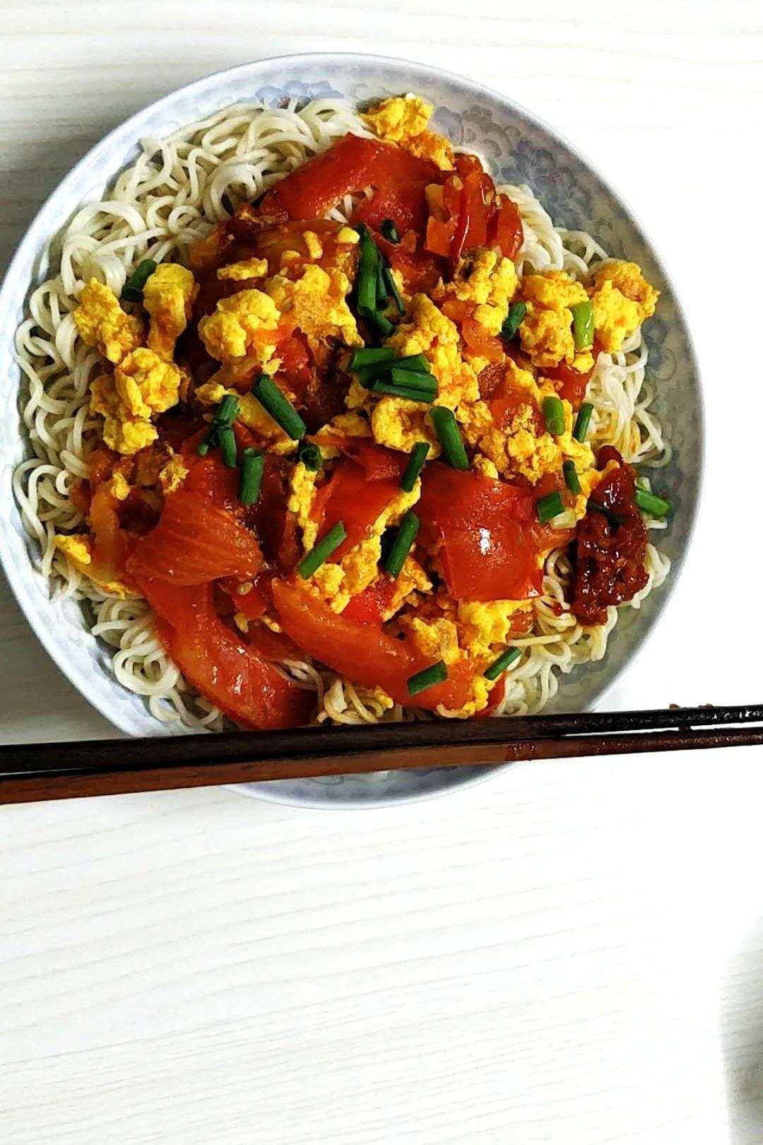 【一人食】西红柿鸡蛋盖浇面