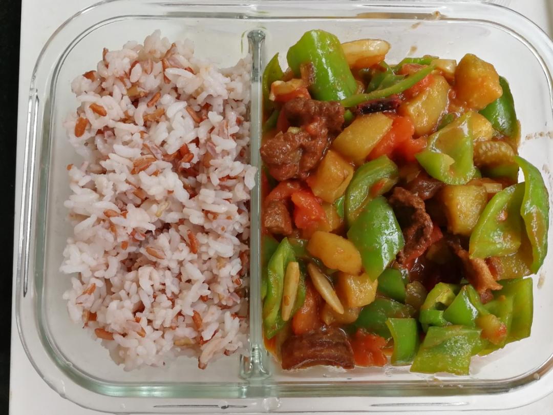 番茄青椒炒茄子