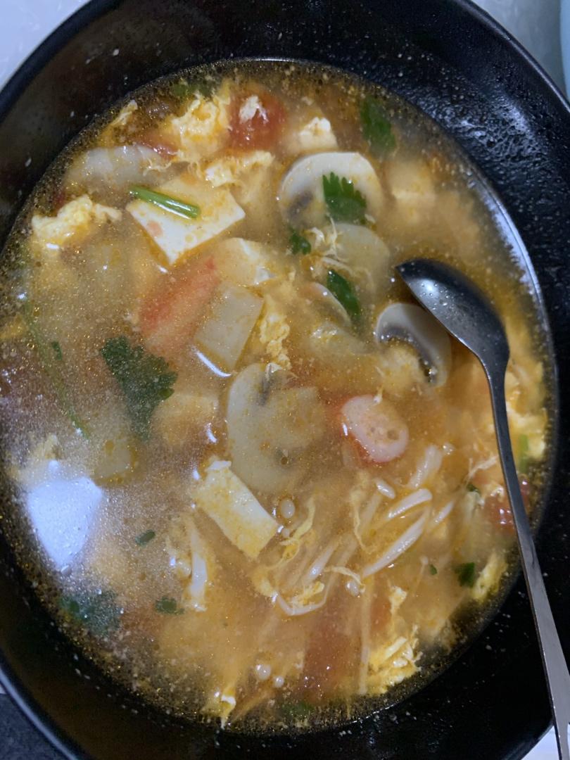 西红柿菌菇豆腐汤