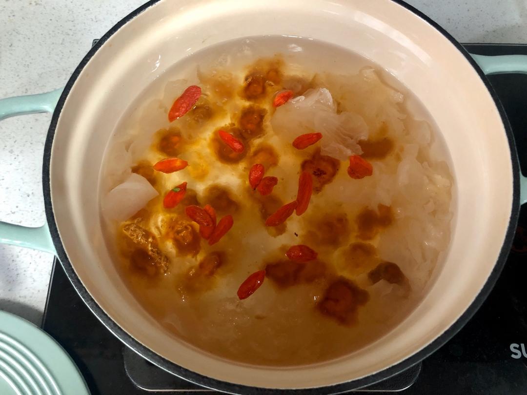 【3月北鼎珐琅铸铁锅食谱】桃胶银耳炖奶