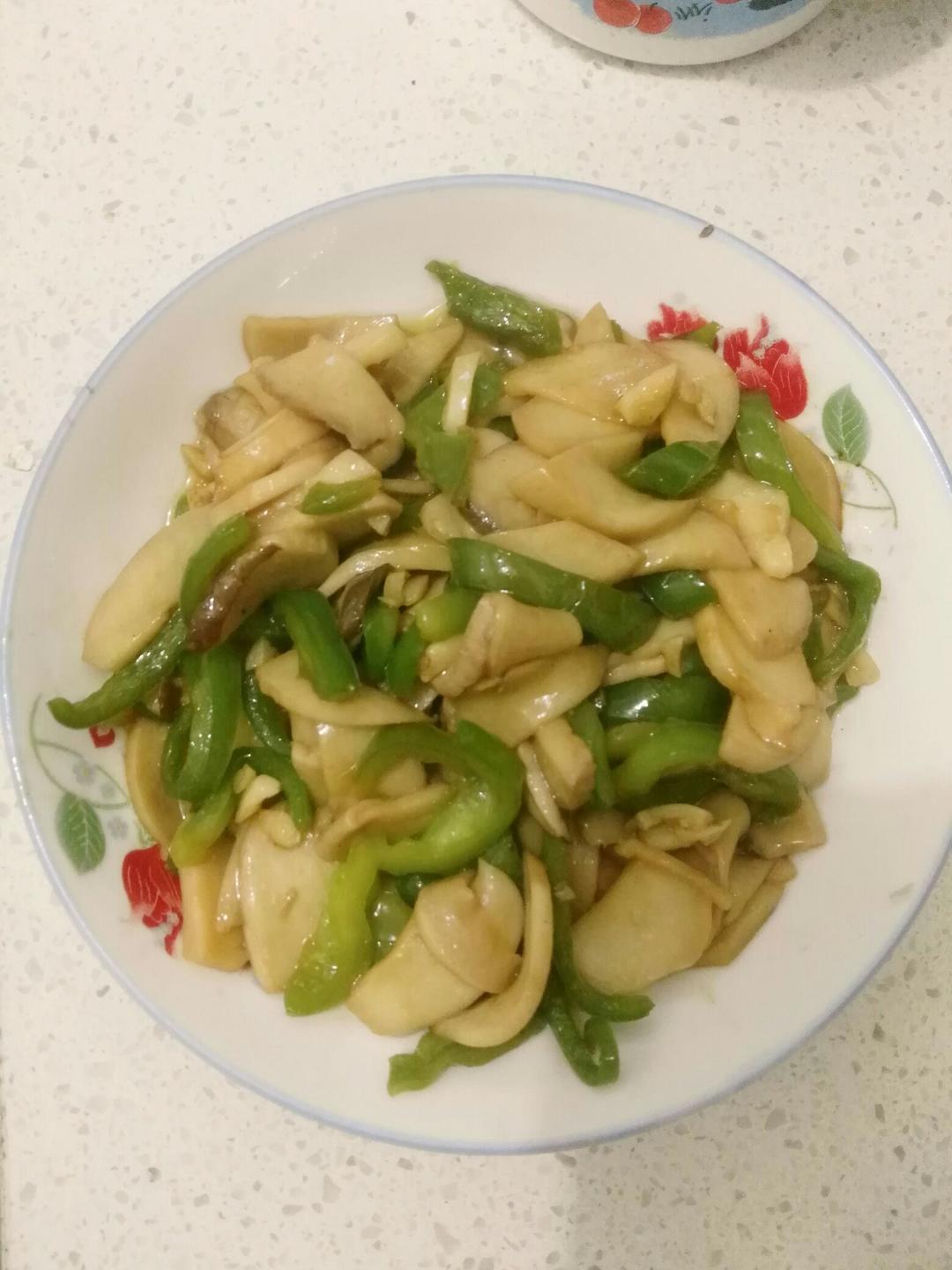 青椒素炒杏鲍菇