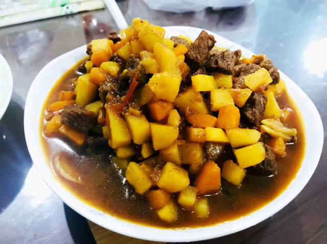 红烧牛肉土豆 （独家秘制）
