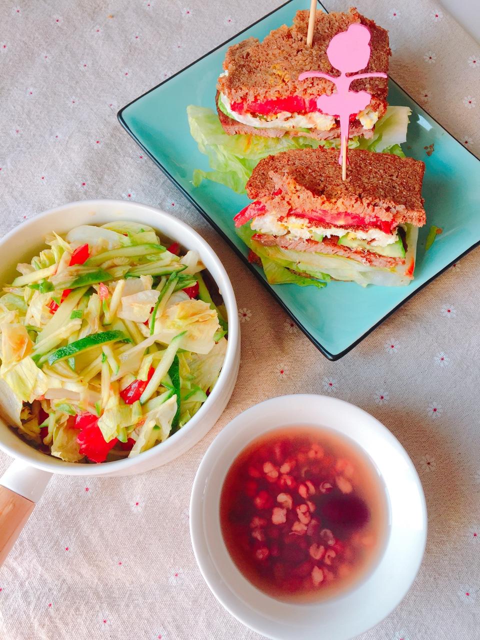 每天，叫醒我的是早餐