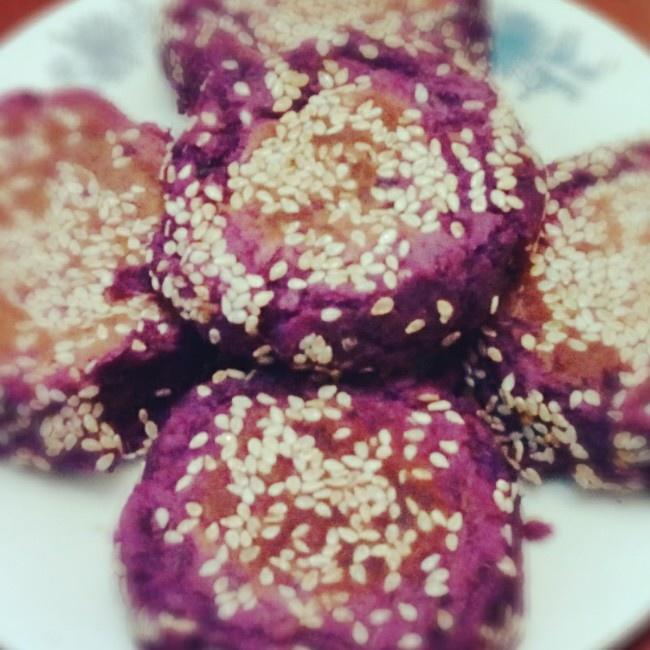 芝麻紫薯饼(无面粉无糖)