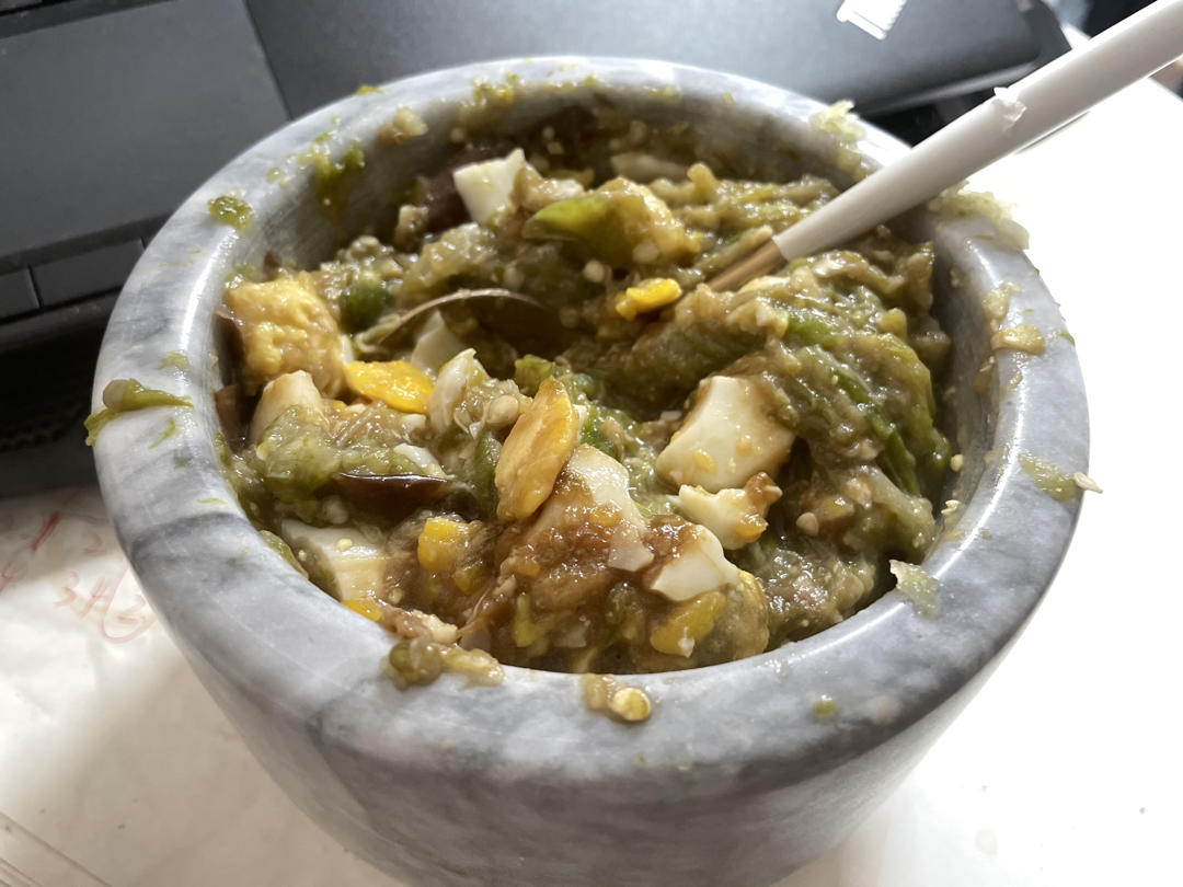 擂辣椒皮蛋茄子