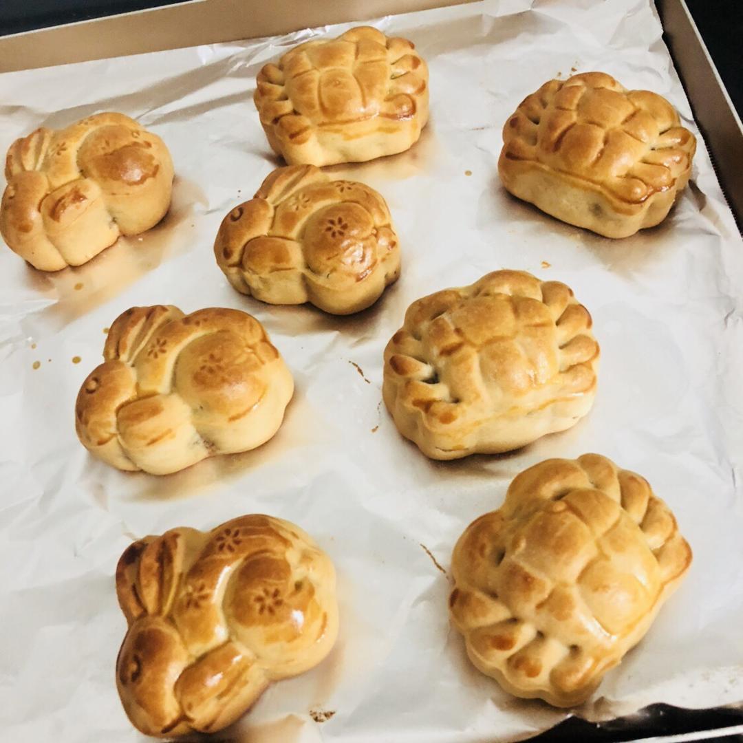 广式月饼—蛋黄莲蓉月饼