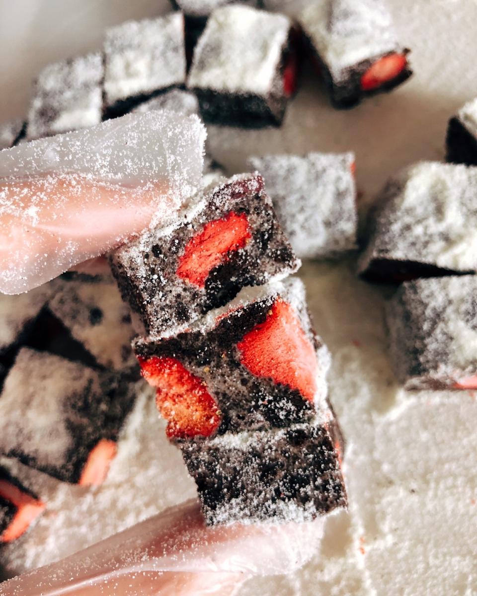 奥利奥草莓雪花酥