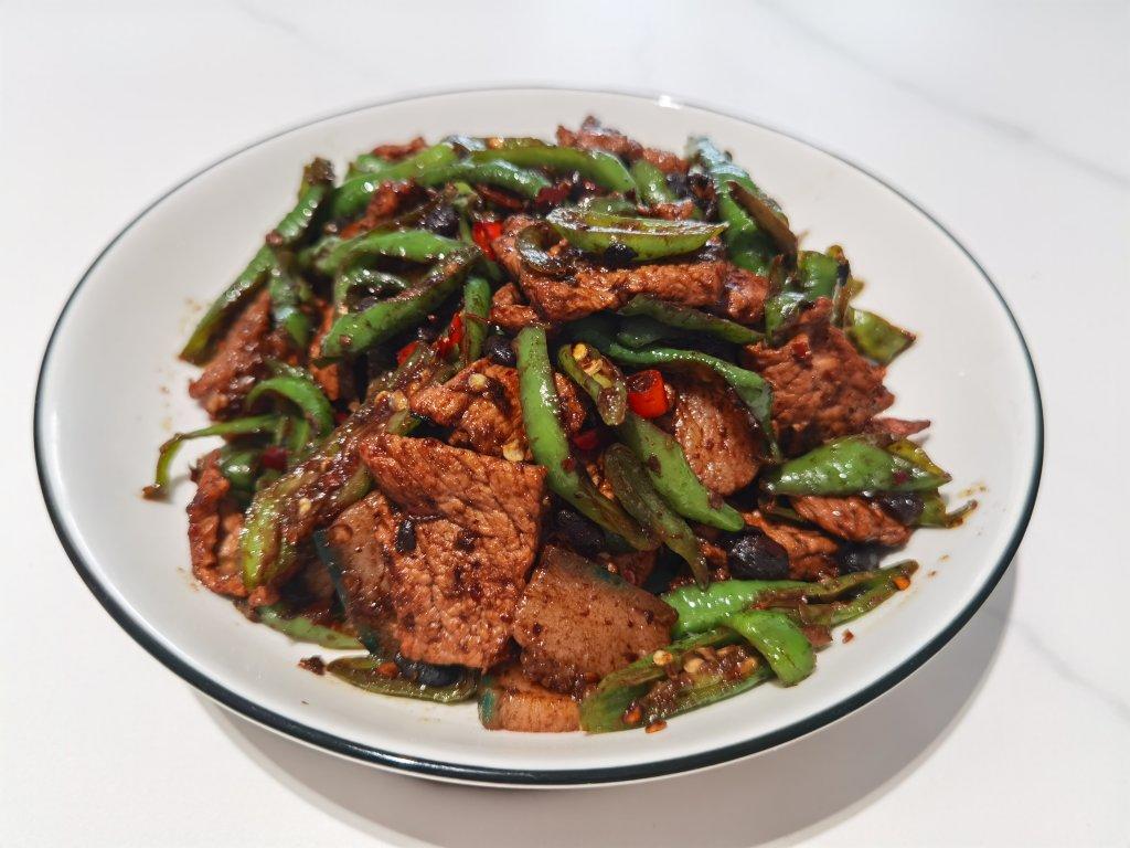 请给我十碗米饭的米饭杀手！辣椒炒肉！（小炒肉）