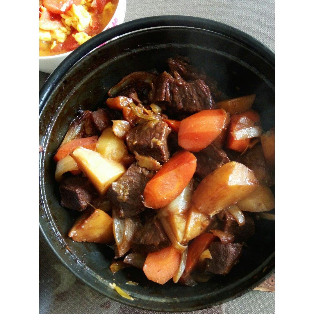 胡萝卜土豆烧牛腩