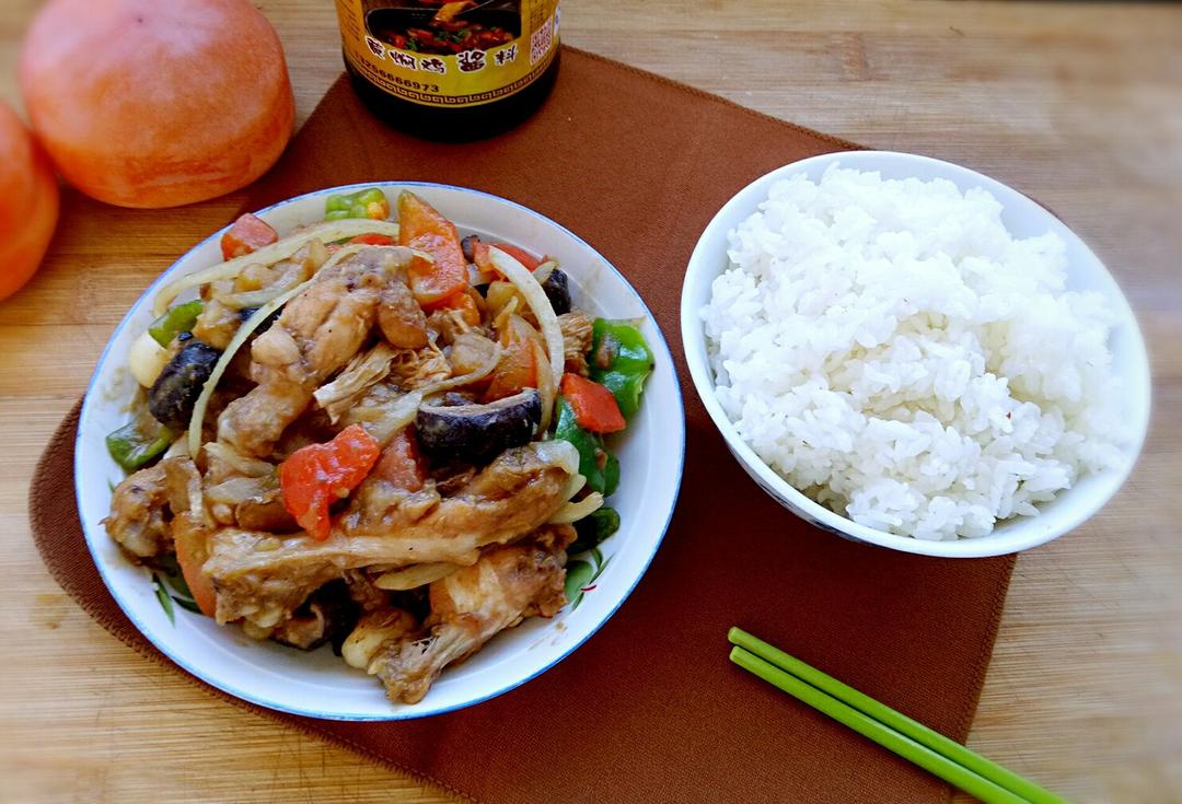 【黄焖鸡米饭】