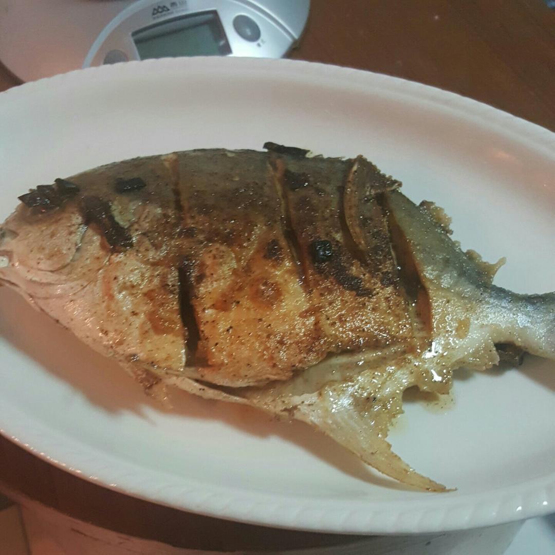 干煎椒盐鲳鱼