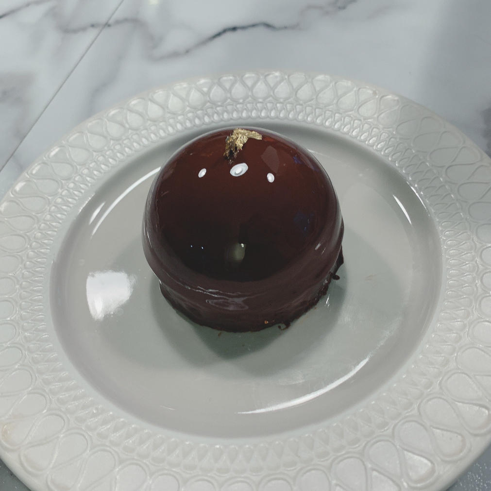 法式巧克力慕斯球球（含巧克力淋面、意式奶冻、芭菲和巧克力海绵底）