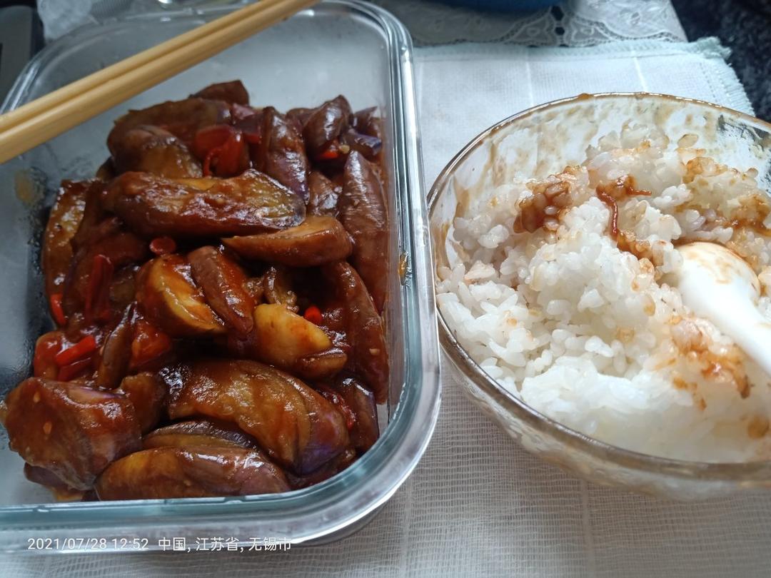 红烧茄子（佐西红柿尖椒）