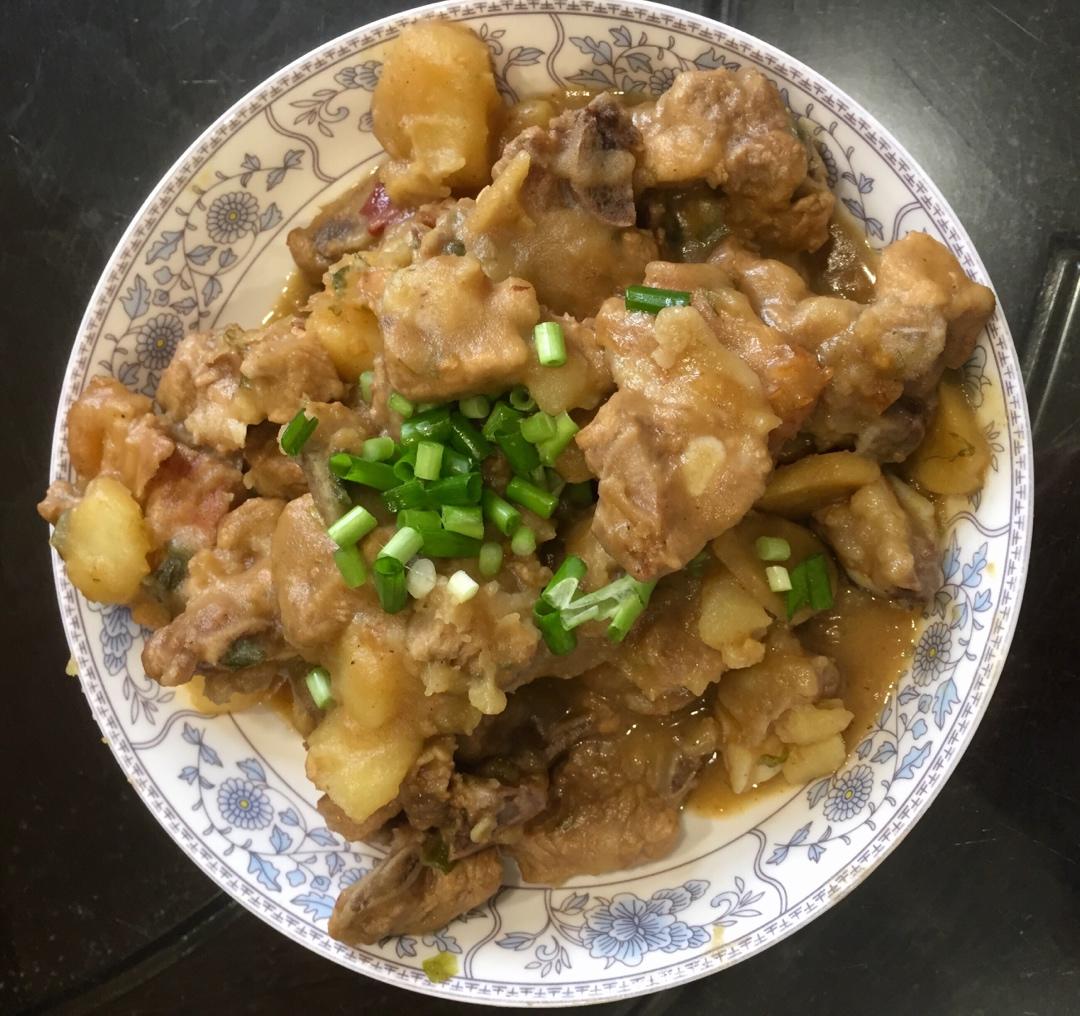 土豆烧排骨