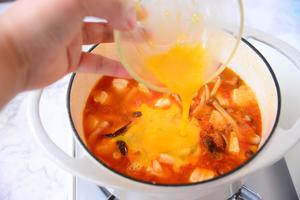 味鲜汤浓的番茄菌菇豆腐汤的做法 步骤16