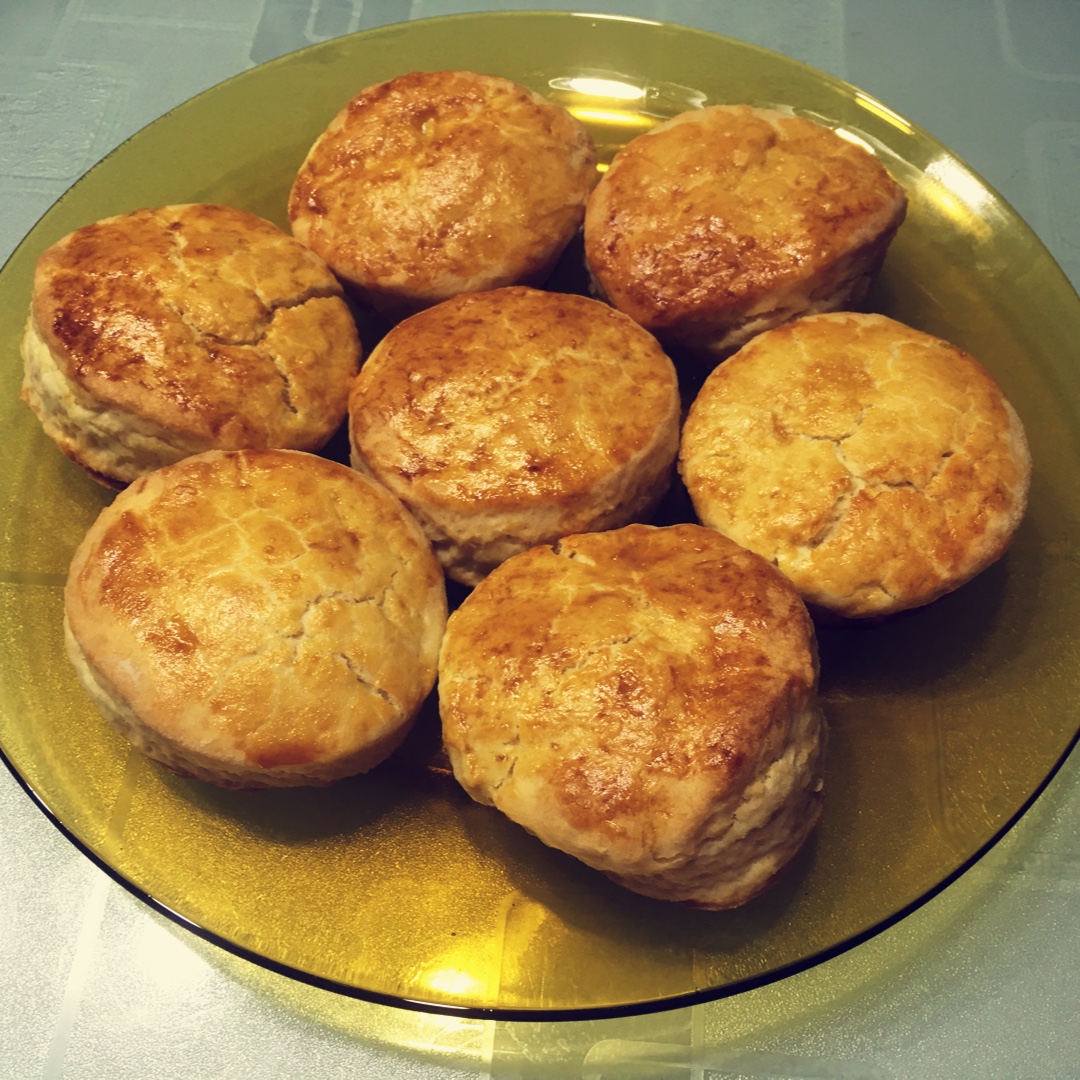 【视频】3分钟 奶油司康Scone(可能是世界上最快手的司康) 消耗淡奶油～