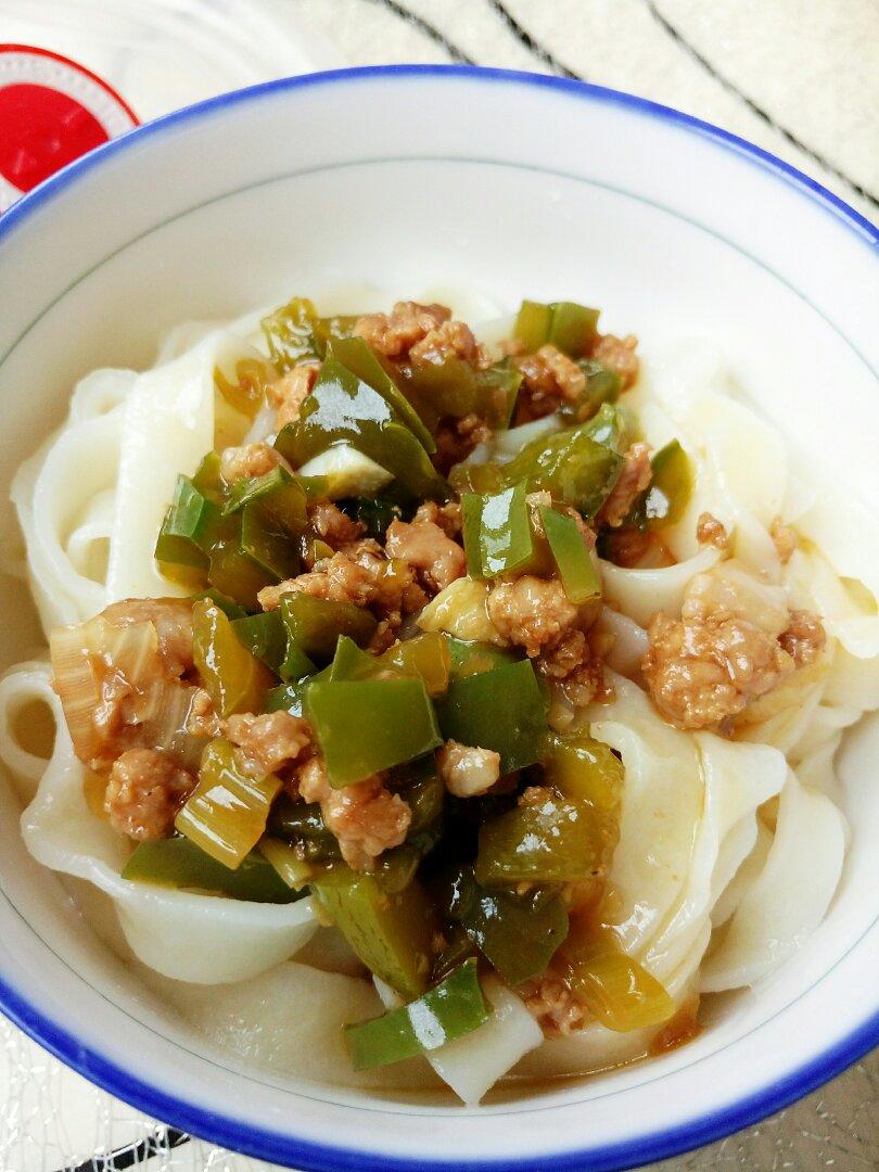 土豆茄子打卤面（超简单超美味）