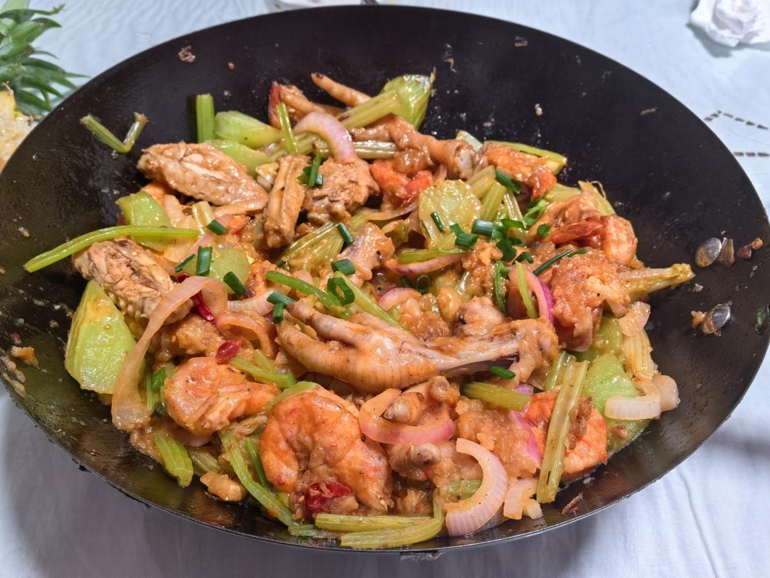 干锅鸡翅香辣虾🍤