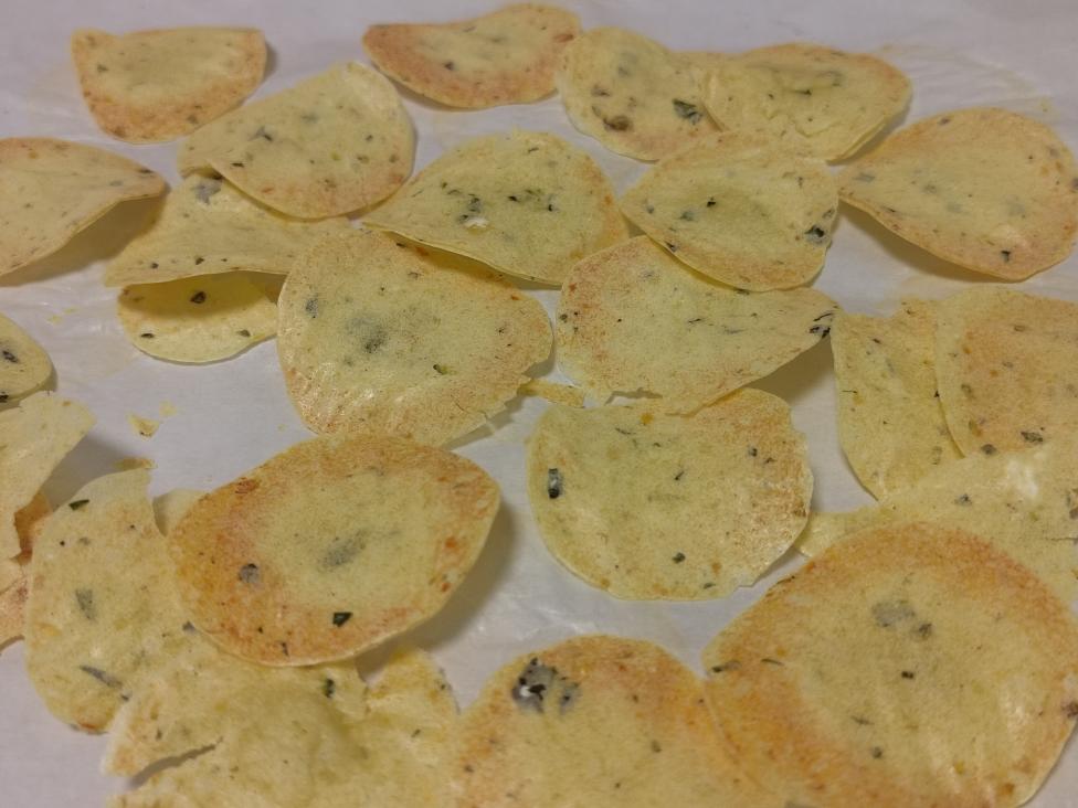 学会了这个黄瓜薯片
再也不用背着孩子吃零食了
非油炸、无油无盐，孩子吃超放心