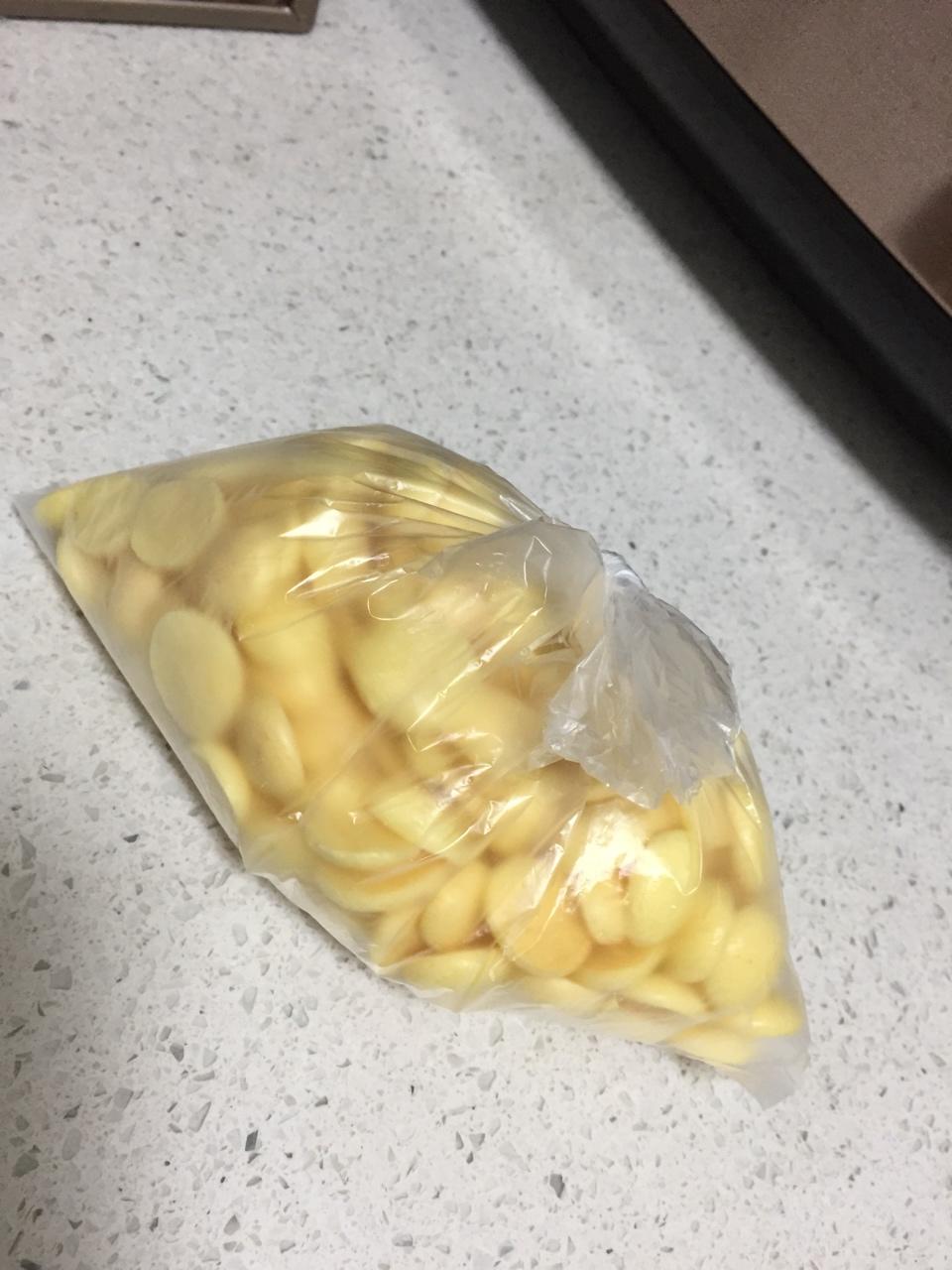 入口即化的无添加蛋黄溶豆