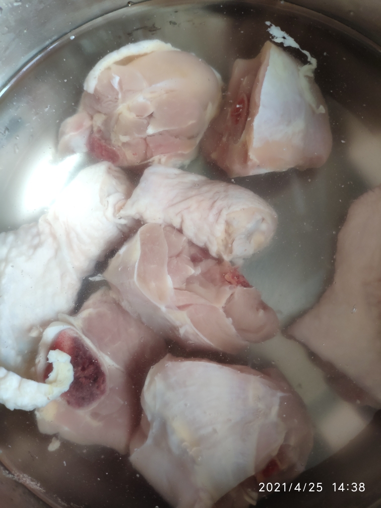 姬松茸炖鸡的做法 步骤2