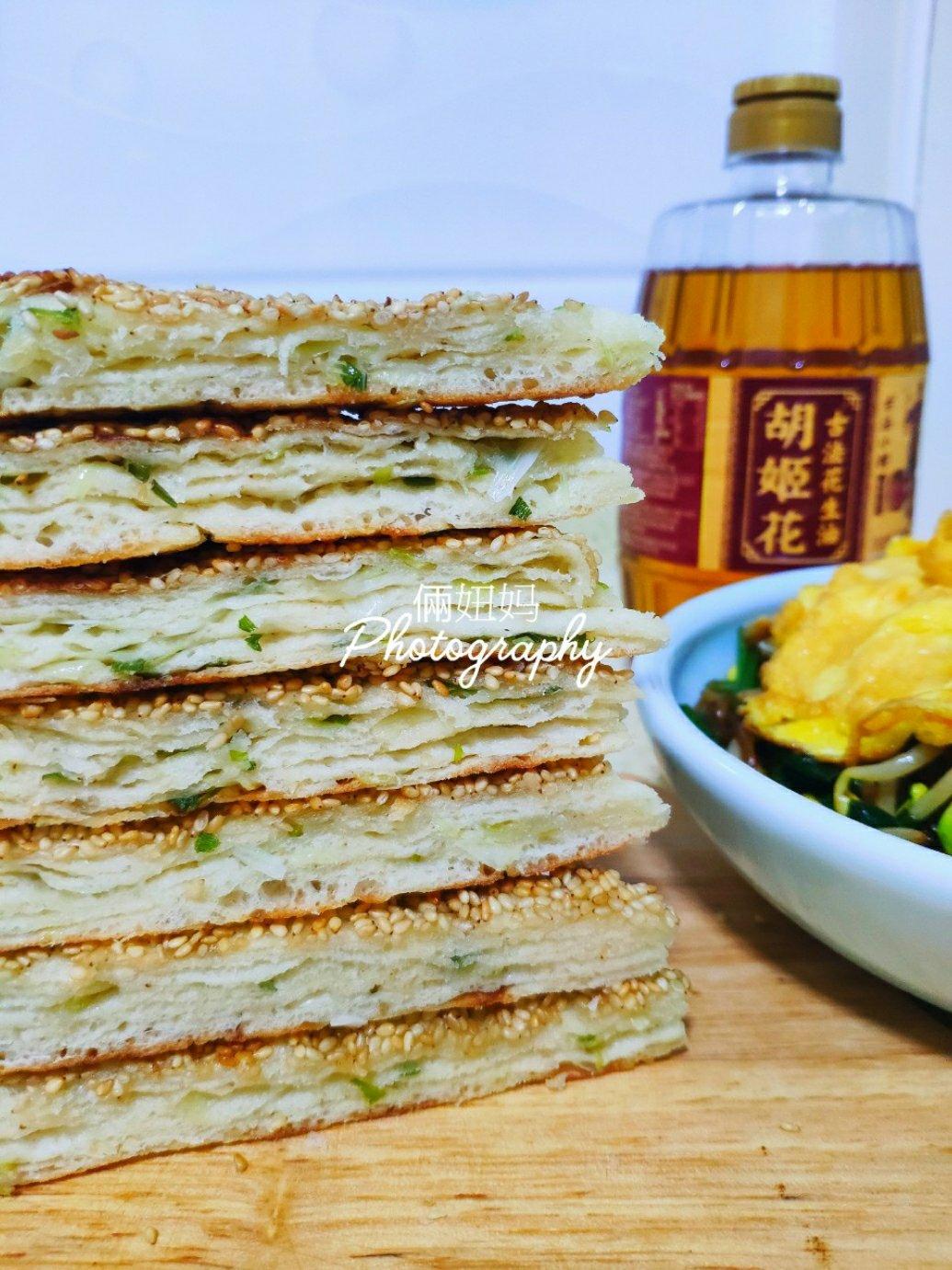 香脆葱香芝麻多层发面大饼