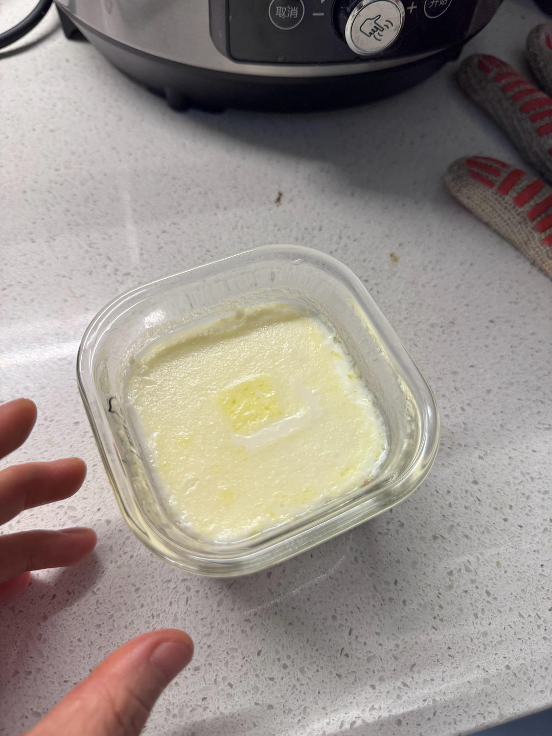 双皮奶（科学方子：淡奶油兑牛奶以假乱真乳脂达到8%的水牛奶，在家轻松做出正宗顺德味儿）