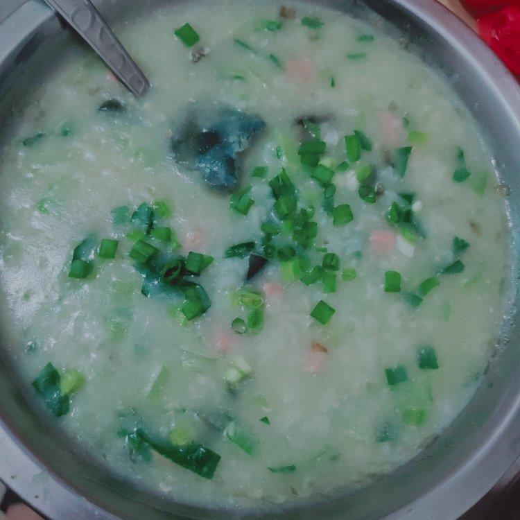 妈妈👩教我做的皮蛋瘦肉粥🥣简单快捷美味😋