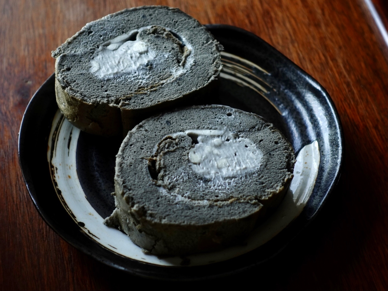 高级灰🌚黑芝麻蛋糕卷