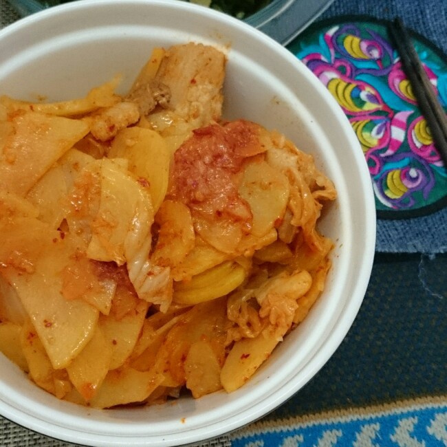 辣白菜炒土豆片