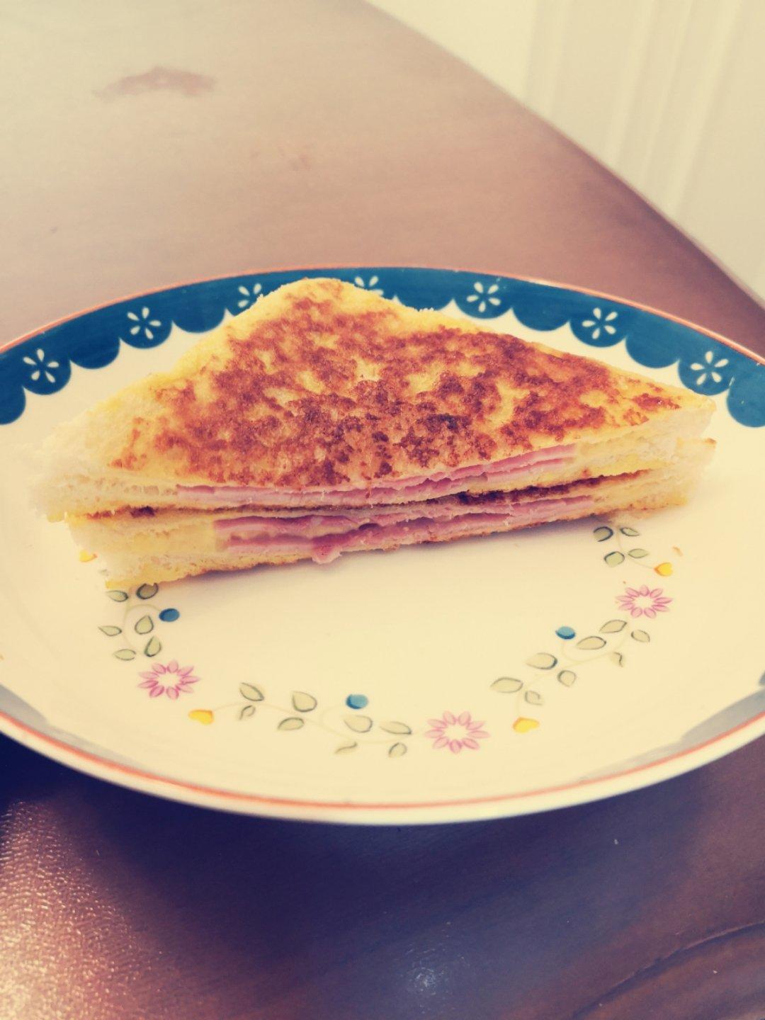 十分钟快手早餐【港式火腿西多士】