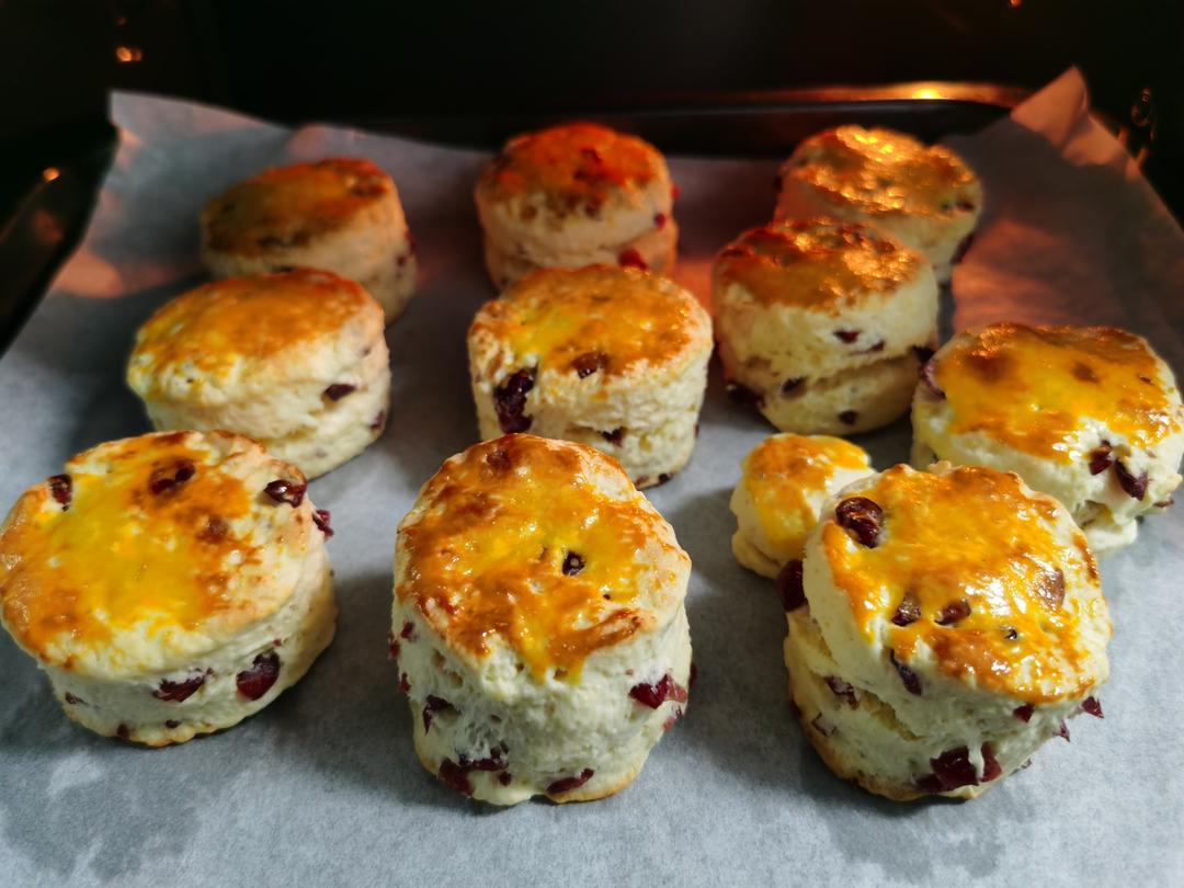 蔓越莓司康（英式甜品届的扛把子）