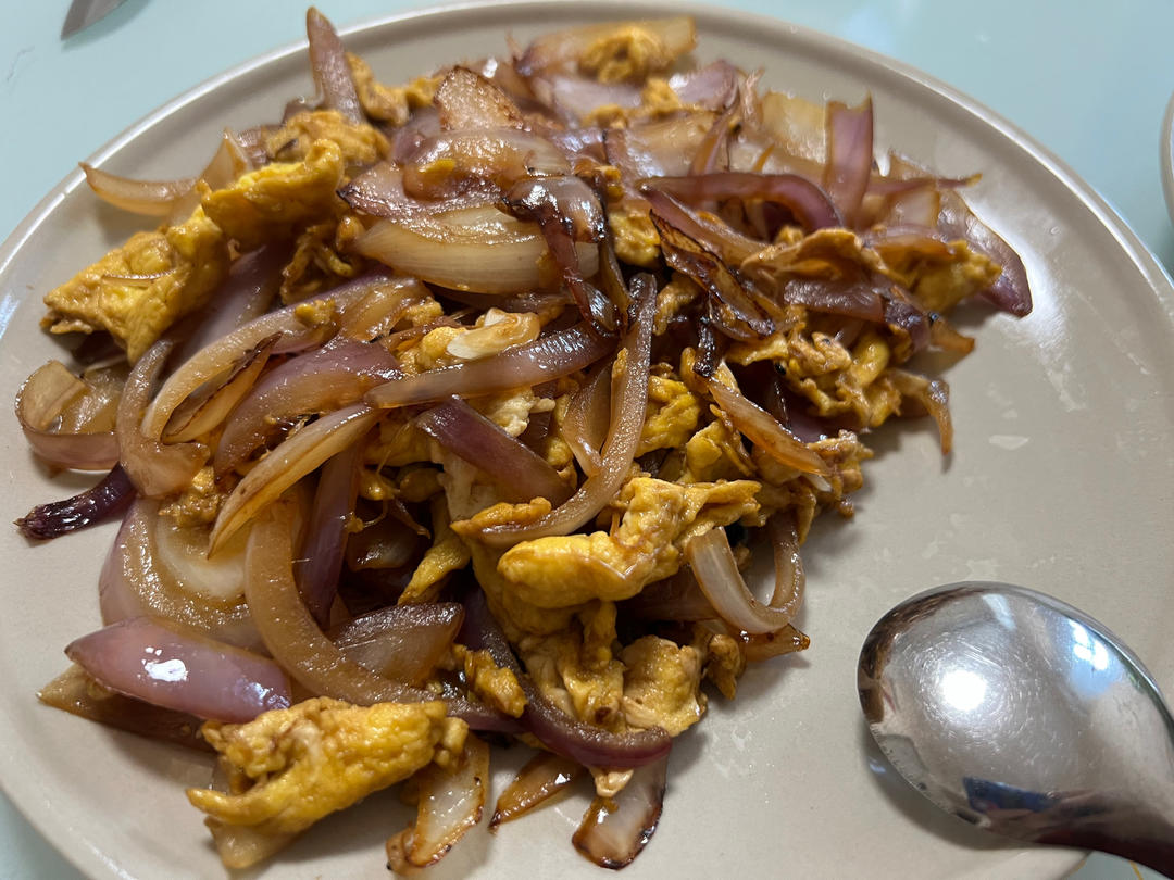 洋葱炒鸡蛋（5分钟快手菜）