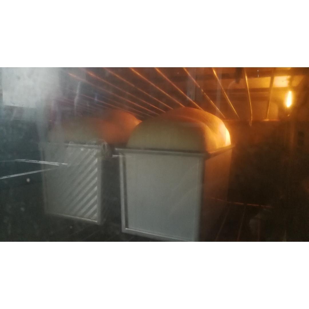 养乐多奶油吐司