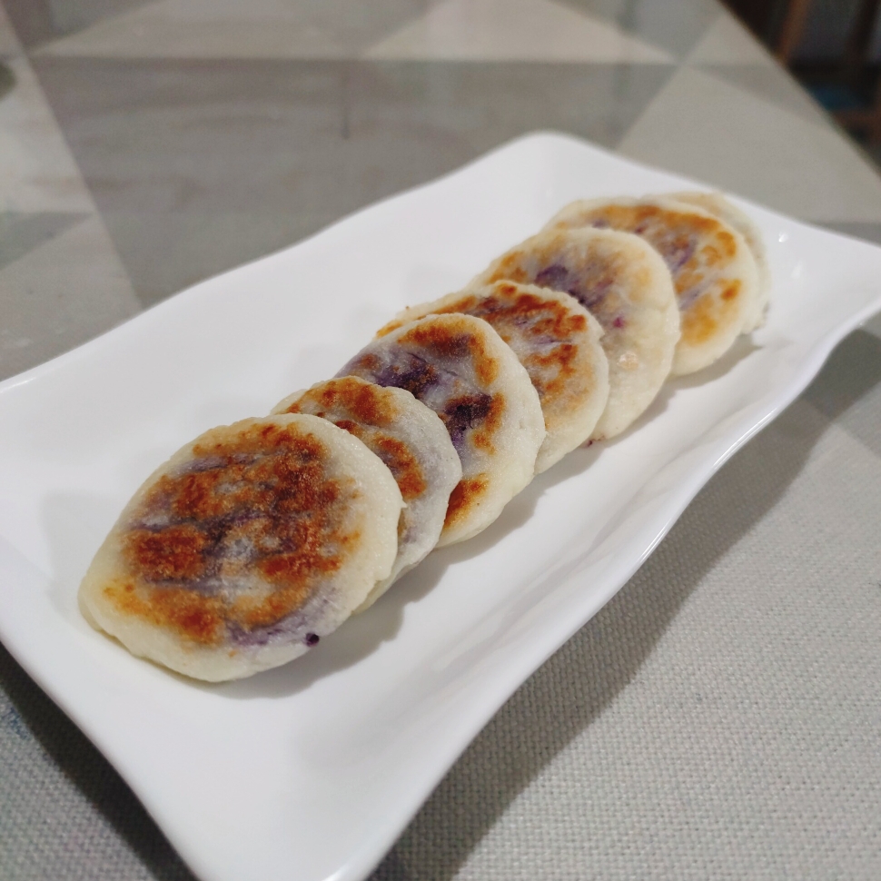 山药紫薯饼(口感软软糯糯的，用料做法都很简单)的做法