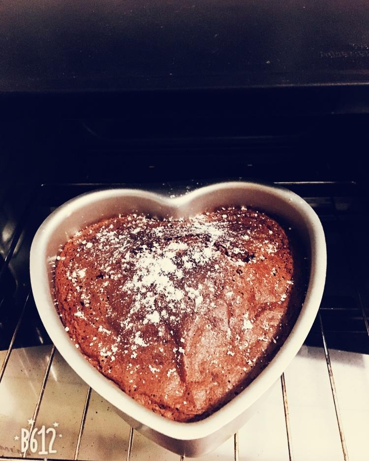 巧克力熔岩蛋糕(全图文超简单)