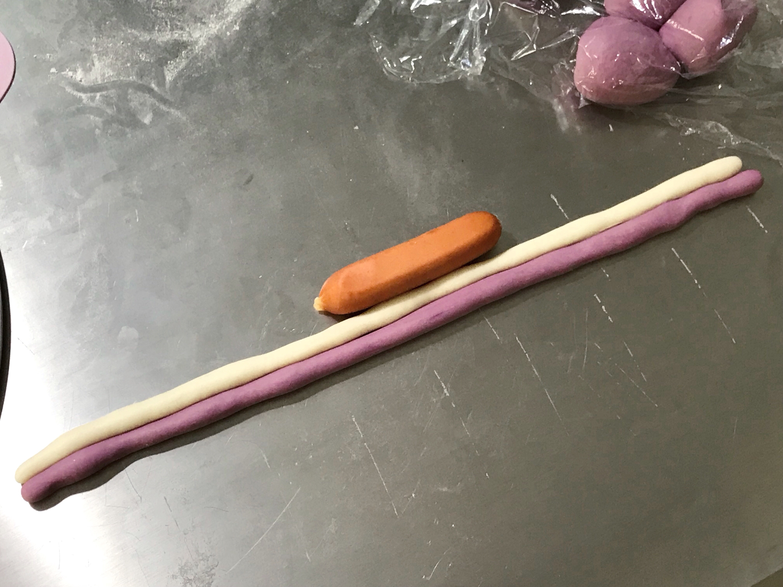 紫薯双色热狗包子的做法 步骤1