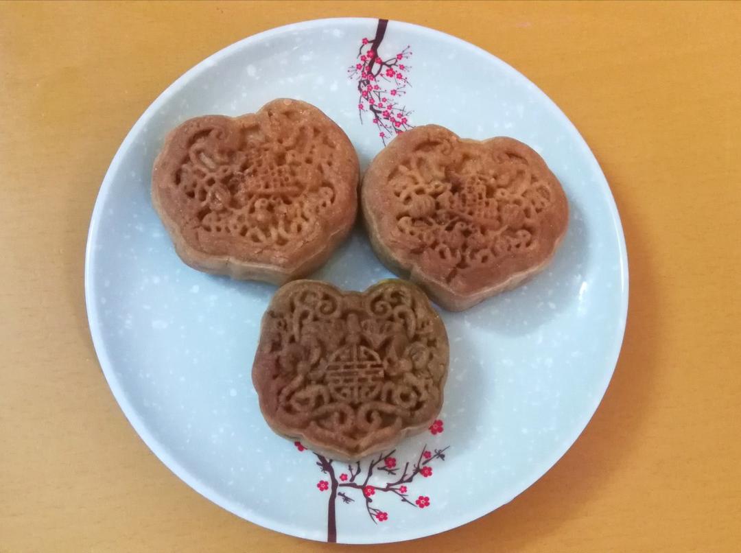 广式月饼—蛋黄莲蓉月饼