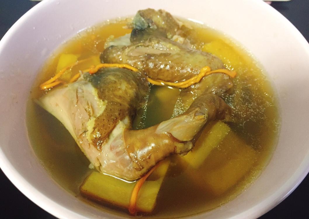 虫草花炖鸽子汤