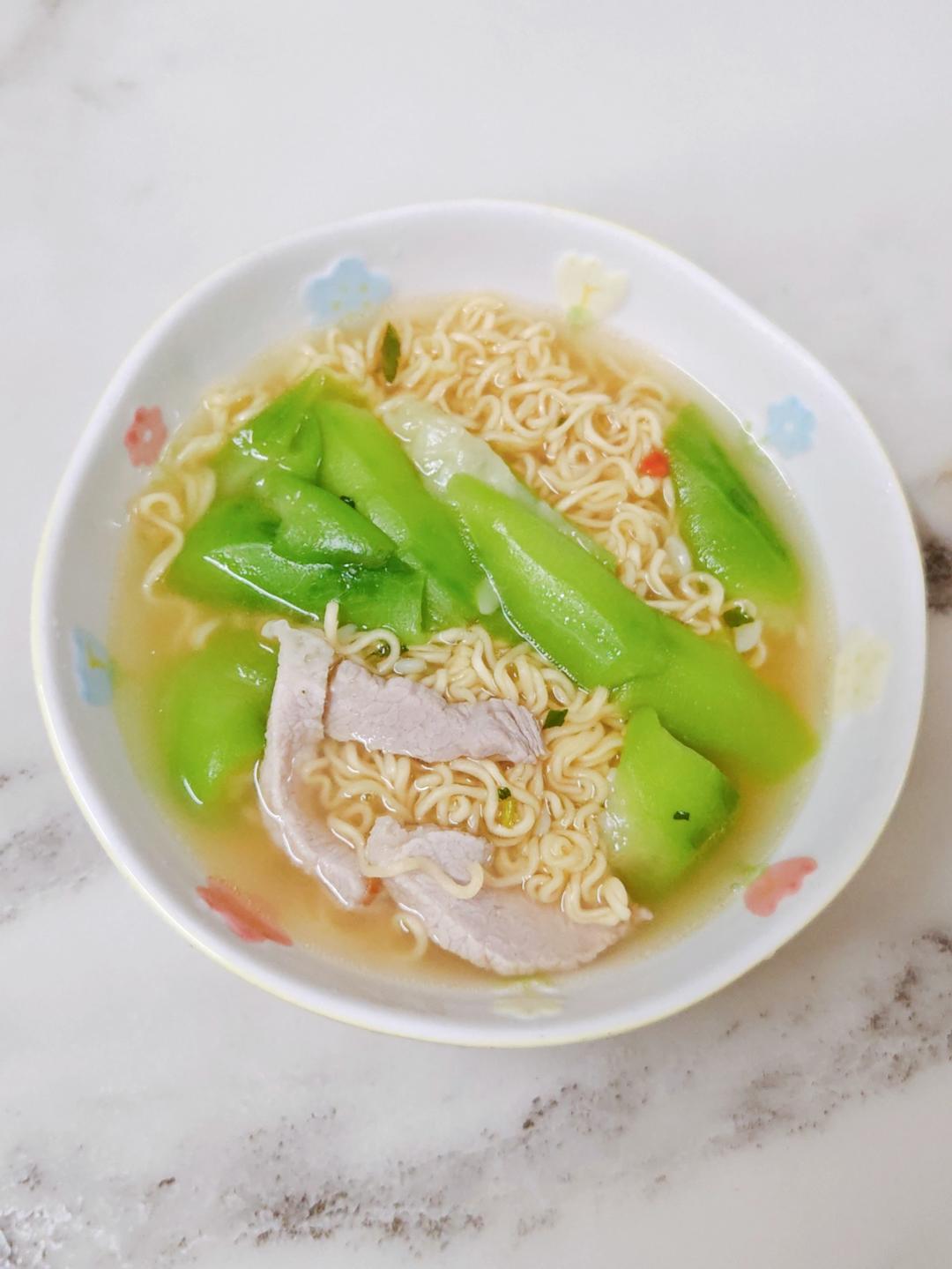 丝瓜瘦肉汤面