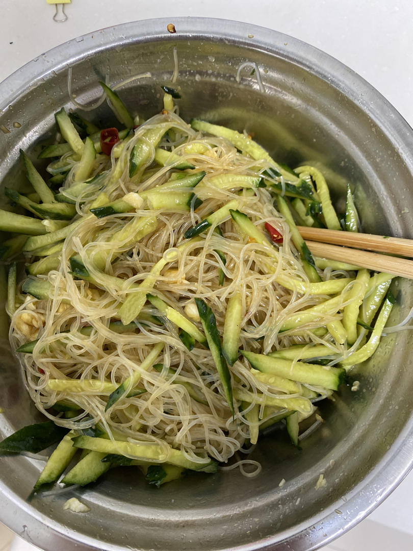 陈皛媛做的凉拌粉丝黄瓜饭饭饭堂