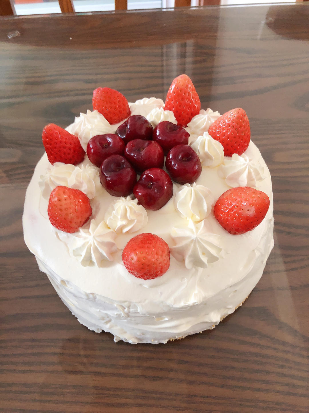 新手必成8寸生日蛋糕（详细多图干货经验分享，解决戚风蛋糕塌陷，奶油饰面涂不好，烤箱温度不好掌握等各种问题）