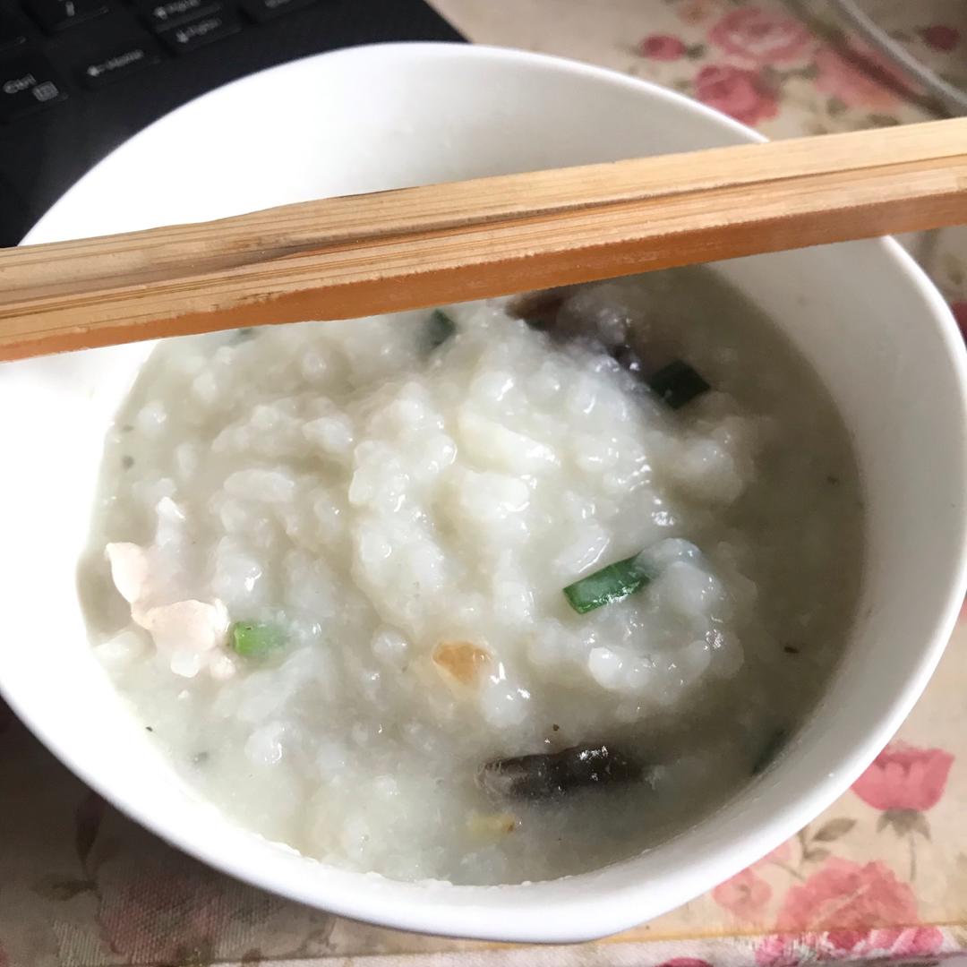 堂妈小厨——超好喝的皮蛋瘦肉粥