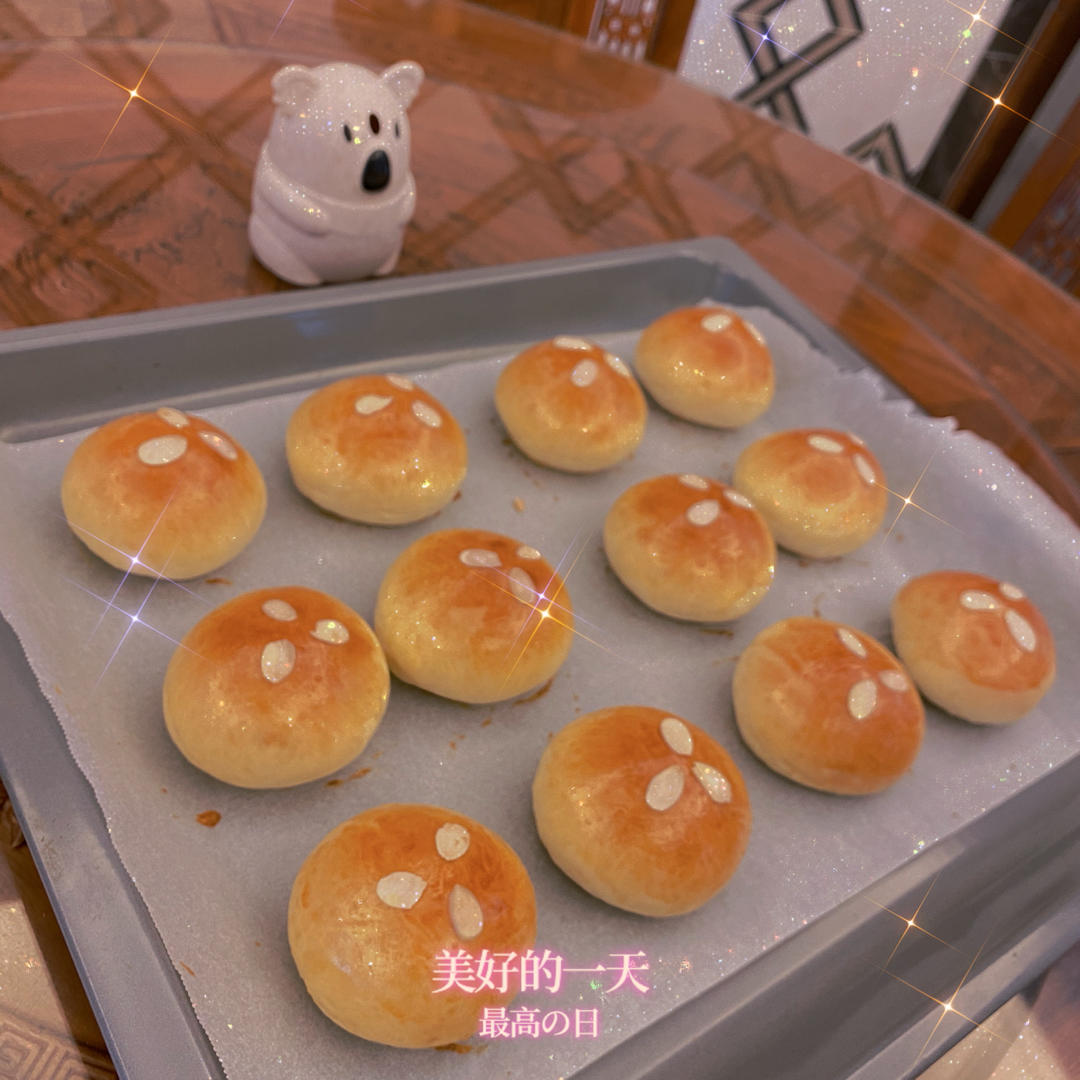 像棉花般柔软的炼乳小餐包，新手一次成功