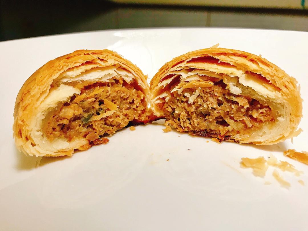 排四个小时队也买不到的鲜肉月饼，秘诀是放麻油！